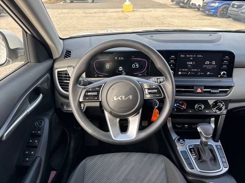 Certified 2024 Kia Seltos LX image 20