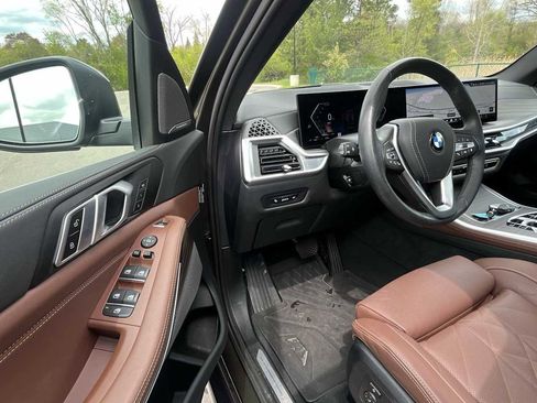 Used 2025 BMW X5 xDrive40i w/ Premium Package AWD/4WD image 16