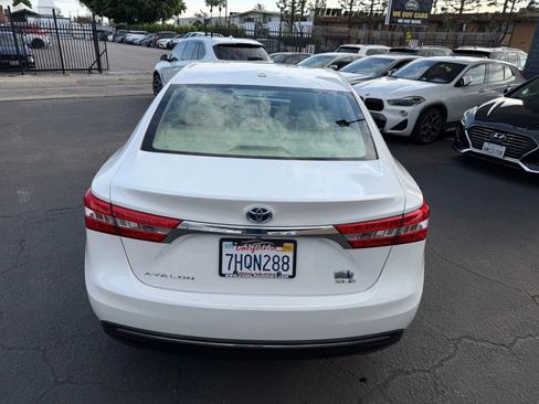 Used 2014 Toyota Avalon XLE Touring image 17