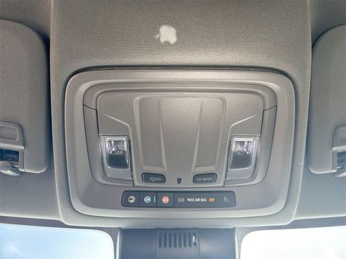 Used 2025 Chevrolet Silverado 1500 W/T image 19