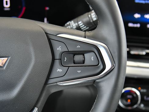 Used 2025 Chevrolet Trax LT w/ LT Convenience Package FWD image 31