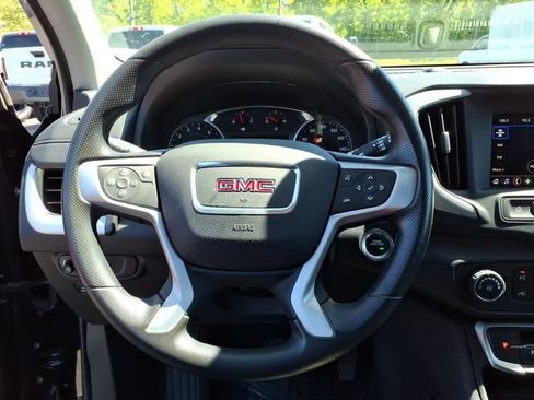 Used 2024 GMC Terrain SLE FWD image 18