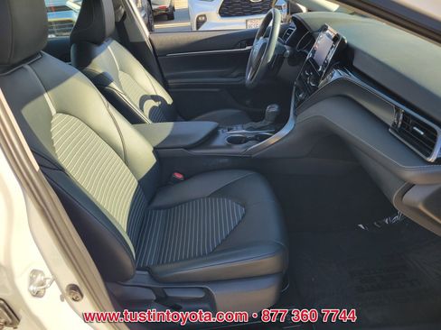 Certified 2021 Toyota Camry SE image 15