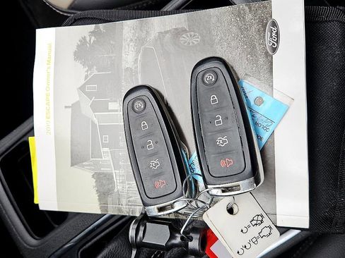 Used 2019 Ford Escape SEL image 27