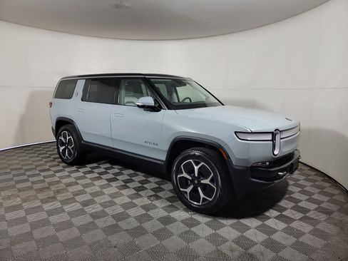 Used 2024 Rivian R1S Adventure AWD/4WD image 7