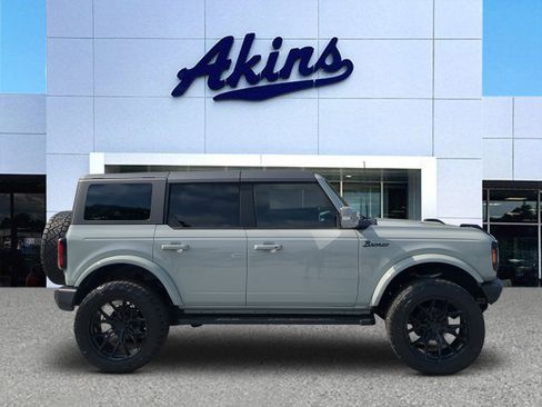 Used 2022 Ford Bronco Outer Banks AWD/4WD image 1