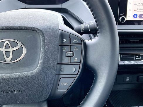 Used 2025 Toyota Prius LE image 19