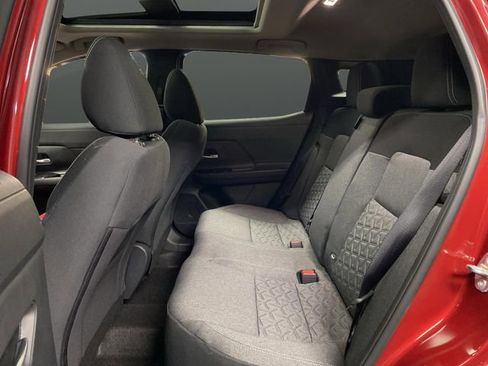 Used 2025 Nissan Kicks SV w/ SV Premium Package image 27