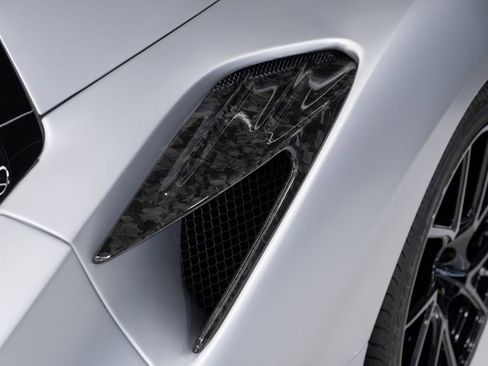 Used 2023 Ferrari F8 Tributo RWD image 25