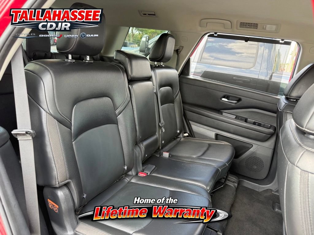 Used 2023 Nissan Pathfinder SL w/ Black Appearance Package AWD/4WD image 29