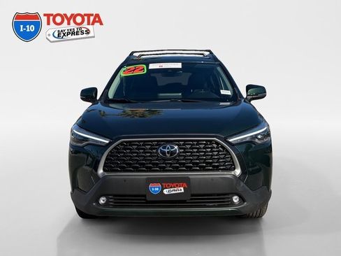 Certified 2022 Toyota Corolla Cross XLE image 8