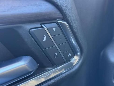 Used 2022 GMC Sierra 1500 SLT w/ SLT Convenience Package image 19