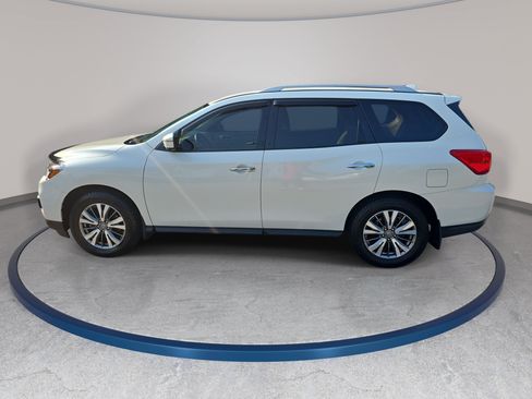 Used 2019 Nissan Pathfinder SL FWD image 8