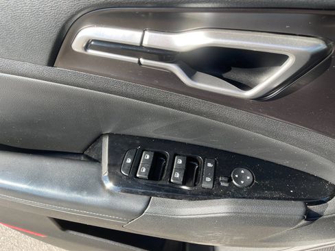Used 2023 Kia Sportage EX image 13