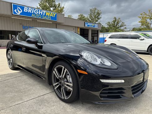 Used 2014 Porsche Panamera S w/ Premium Package Plus image 3