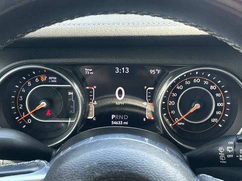 Used 2018 Jeep Wrangler Unlimited Sahara w/ Safety Group AWD/4WD image 23