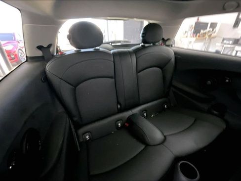 Used 2016 MINI Cooper 2-Door Hardtop image 32