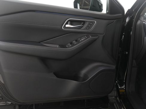 Used 2026 Nissan Rogue Platinum w/ Platinum Premium Package image 19