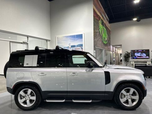 Used 2020 Land Rover Defender 110 First Edition AWD/4WD image 25