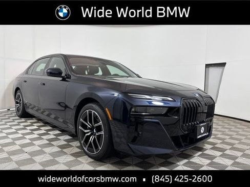 Used 2025 BMW 760i xDrive AWD/4WD image 1