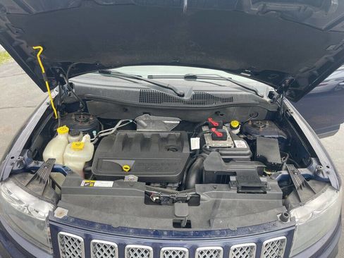 Used 2016 Jeep Compass Latitude image 10