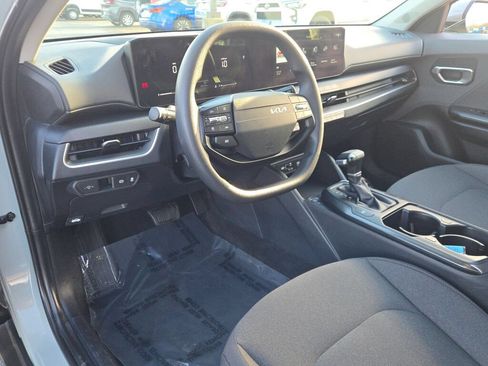 Used 2025 Kia K4 FWD image 24