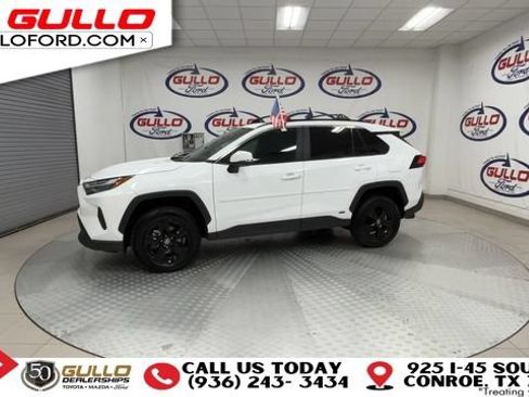 Used 2025 Toyota RAV4 XLE w/ Convenience Package AWD/4WD image 6