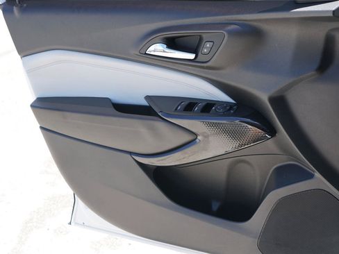 Used 2024 Chevrolet Trax LT FWD image 18