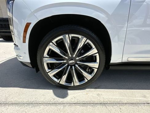 Certified 2026 Cadillac Escalade Luxury w/ Touring Package AWD/4WD image 18