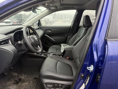Used 2024 Toyota Corolla Cross XLE image 10