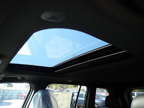 New 2025 Jeep Grand Cherokee Altitude image 18