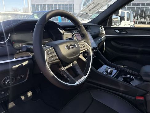 New 2025 Jeep Grand Cherokee L Limited w/ Luxury Tech Group II AWD/4WD image 2