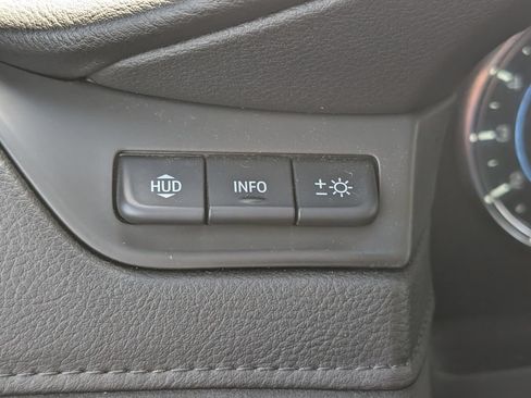 Used 2020 Cadillac Escalade Luxury w/ Escalade Sport Edition AWD/4WD image 36