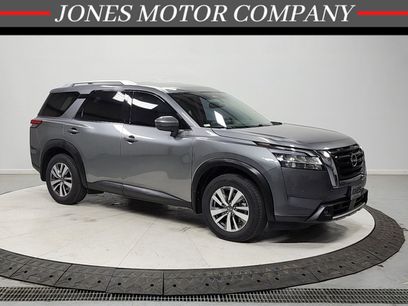 Used 2022 Nissan Pathfinder SL w/ Lighting Package (N92)
