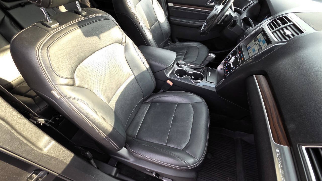 Used 2017 Ford Explorer Limited AWD/4WD image 45