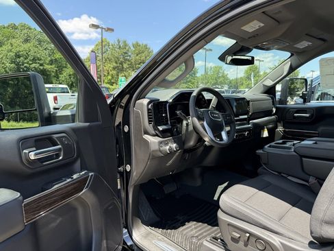 New 2025 GMC Sierra 2500 SLE w/ SLE Convenience Package image 22