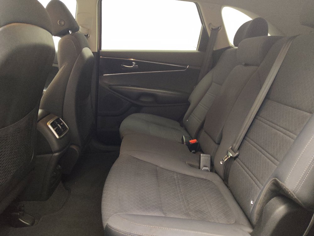 Used 2018 Kia Sorento FWD V6 image 18