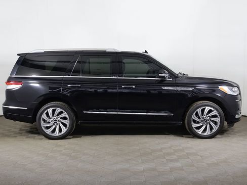 Used 2023 Lincoln Navigator Reserve AWD/4WD image 25