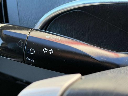 Used 2011 Toyota Prius Five image 36