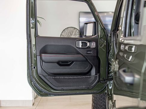 Used 2023 Jeep Wrangler Unlimited Rubicon w/ Dual Top Group image 31