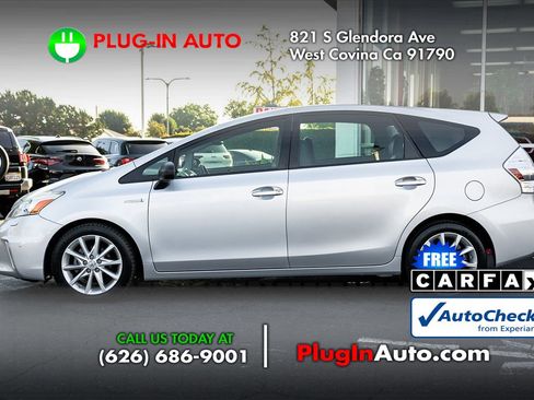 Used 2013 Toyota Prius V Five image 9