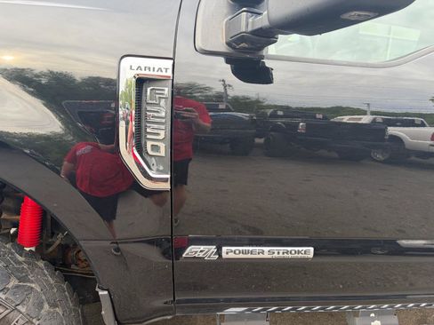 Used 2017 Ford F250 Lariat w/ Chrome Package AWD/4WD image 13