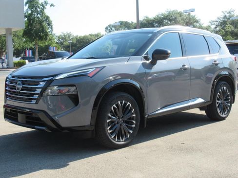 Used 2024 Nissan Rogue Platinum w/ Platinum Premium Package AWD/4WD image 3
