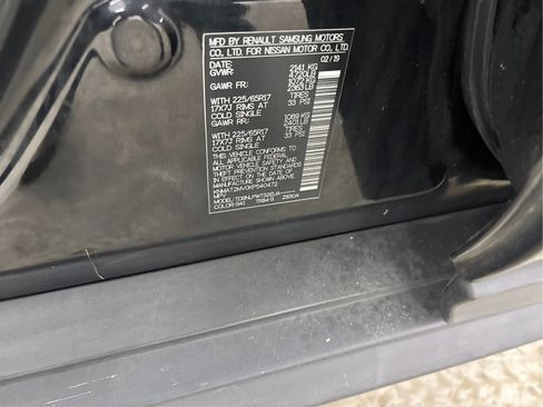 Used 2019 Nissan Rogue S image 29