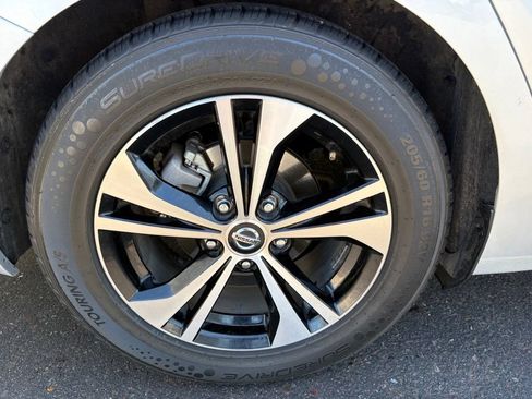 Used 2023 Nissan Sentra SV FWD image 6