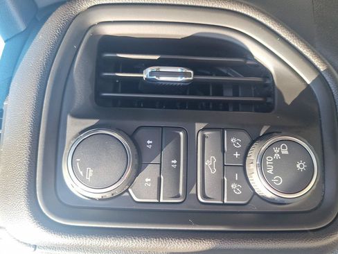 Used 2025 Chevrolet Silverado 2500 Custom w/ Custom Convenience Package AWD/4WD image 21