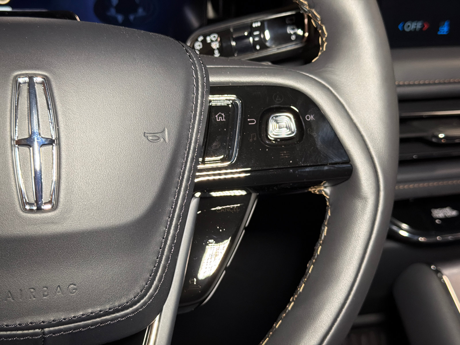 New 2027 Lincoln Aviator AWD image 23