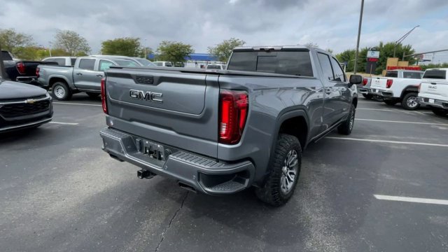 Used 2022 GMC Sierra 1500 AT4 w/ Technology Package AWD/4WD image 9