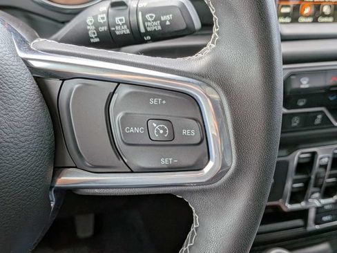 Used 2023 Jeep Wrangler Unlimited Sahara AWD/4WD image 29