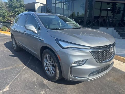 Used 2023 Buick Enclave Avenir w/ Avenir Technology Package AWD/4WD image 2
